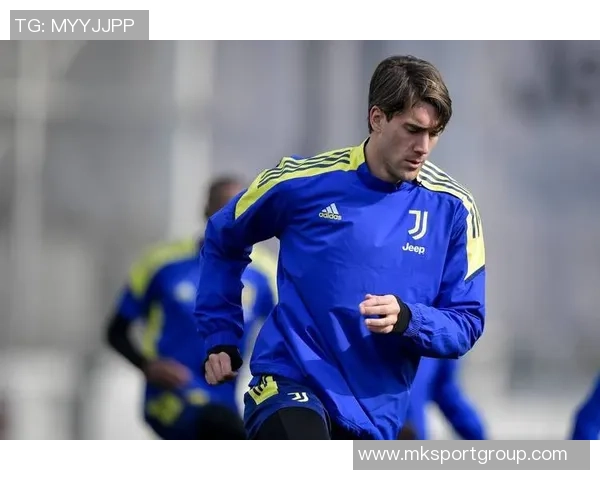 弗拉霍维奇欧冠赛场火力全开晒庆祝照继续向前冲刺